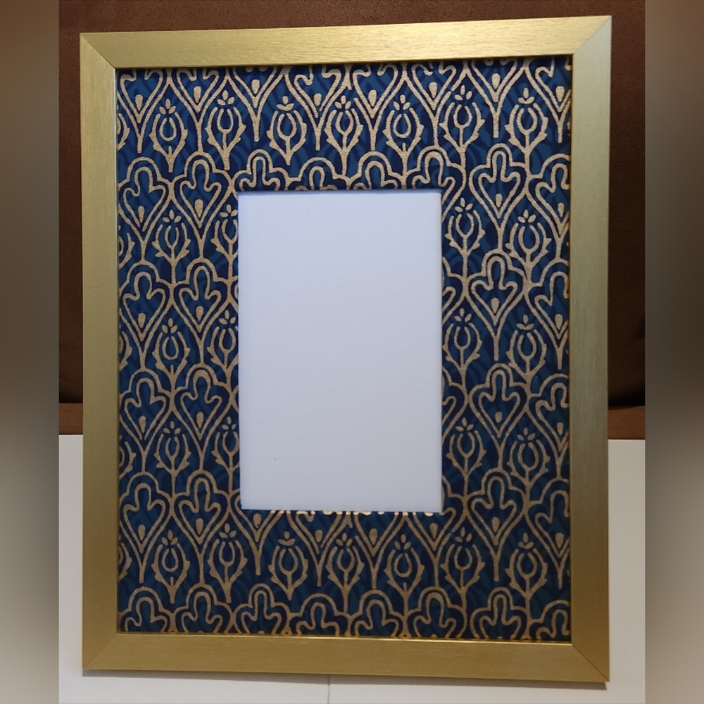 Regal Gold & Navy Baroque Photo Mat – 8x10 Elegance for Timeless Display